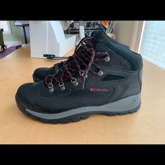 Columbia Newton Ridge Hiking Boots - Picture 2 of 7